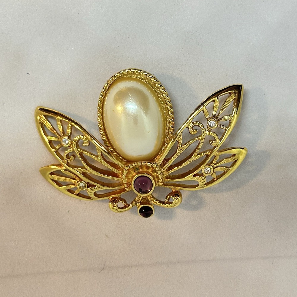 Avon Natures Flight Gold Tone Faux Pearl Beetle Brooch Pin Insect Bug Rhinestone